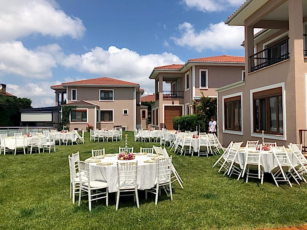 Villa Bahçesinde Nişan Organizasyonu